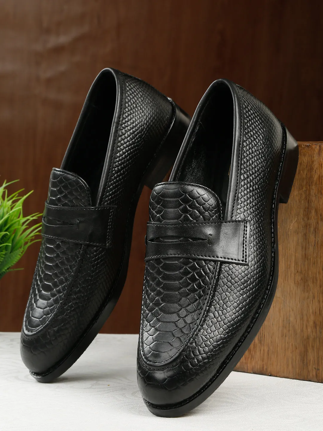 Men's Classic Black Texture Moccasins Leather Shoes