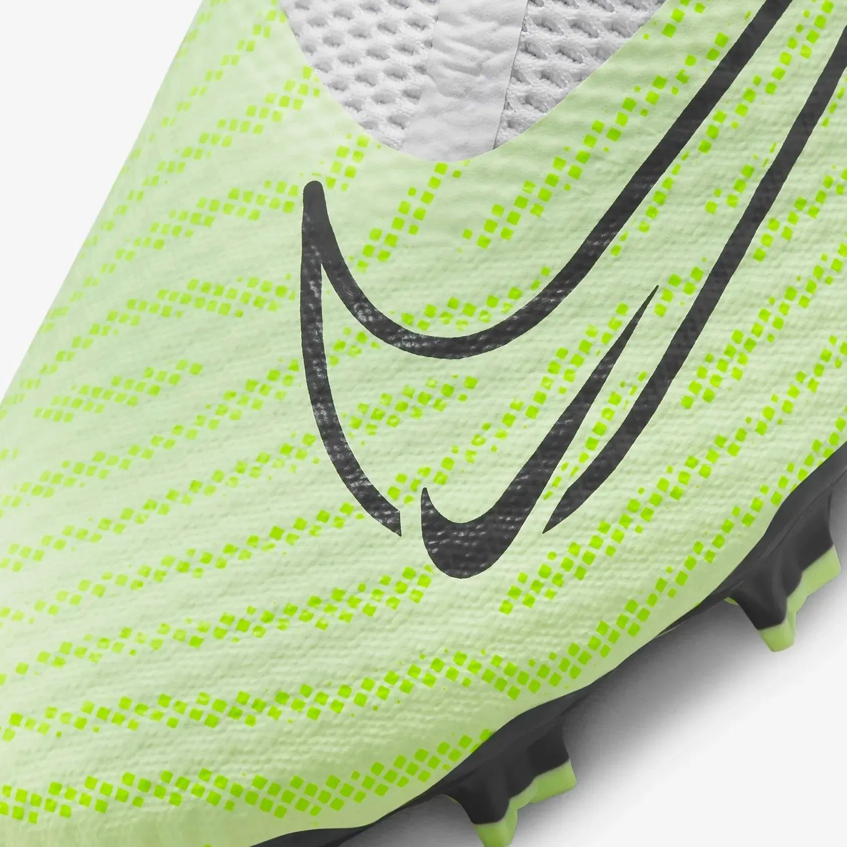 Nike Phantom GX Academy Dynamic Fit FG/MG Football Boot