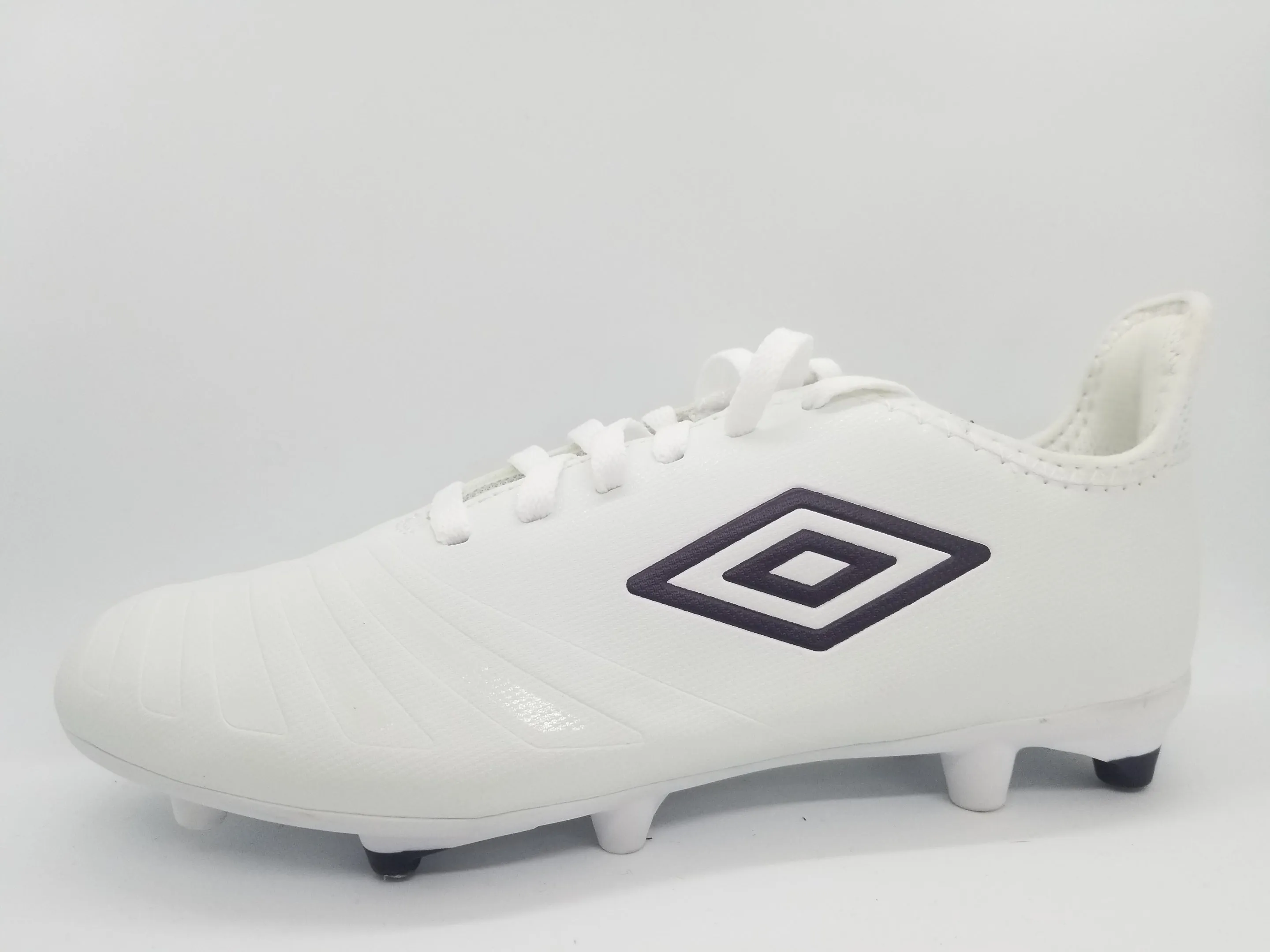 Umbro Accuro III FG