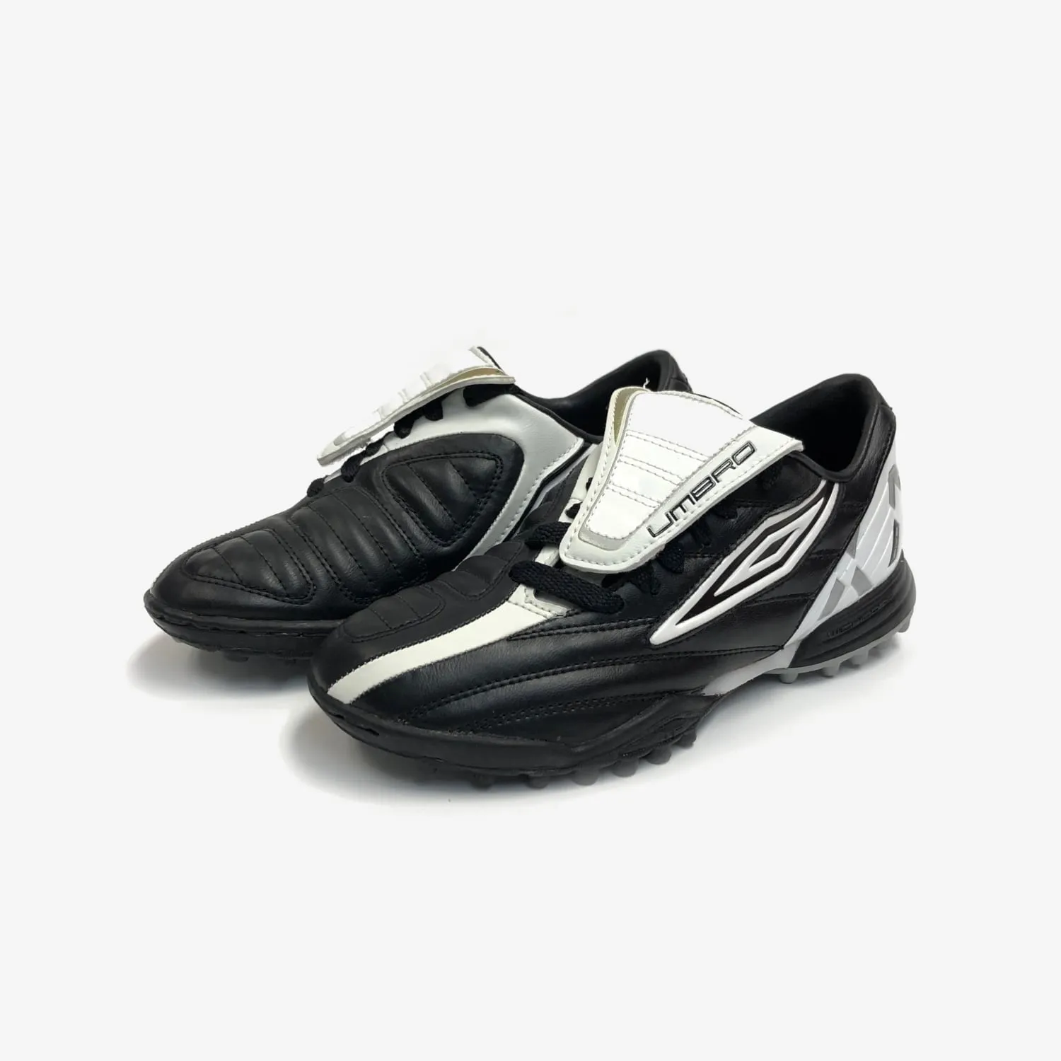 Umbro XAI V League Jr Turf